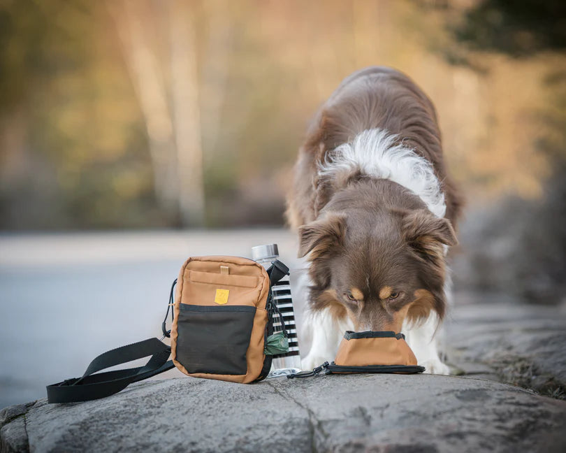 Woolly Wolf Hydration Shoulder Bag Wood Brown